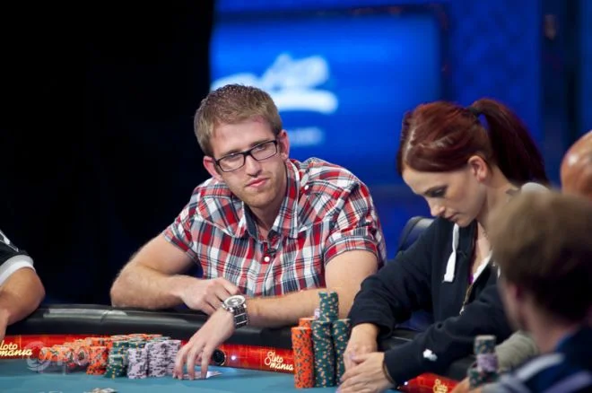Adjusting Bet Sizing at Different Stages of a Poker Tournament:Analyzing Changes in Bet Sizes at the Early Stage, Middle Phase, and Bubble